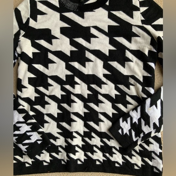 ESCADA Houndstooth Knit Pullover Women’s Sweater Size Medium - Picture 2 of 16